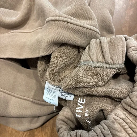 SET Active brown Sweatshirt and Shorts Set - Picture 2 of 2